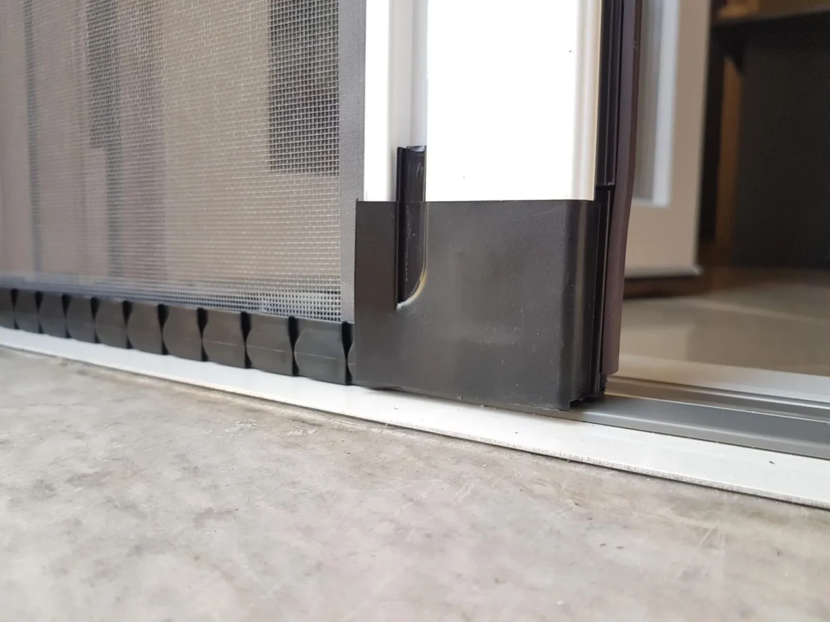 Zanzariera laterale senza guida a pavimento VAIS Home Milano